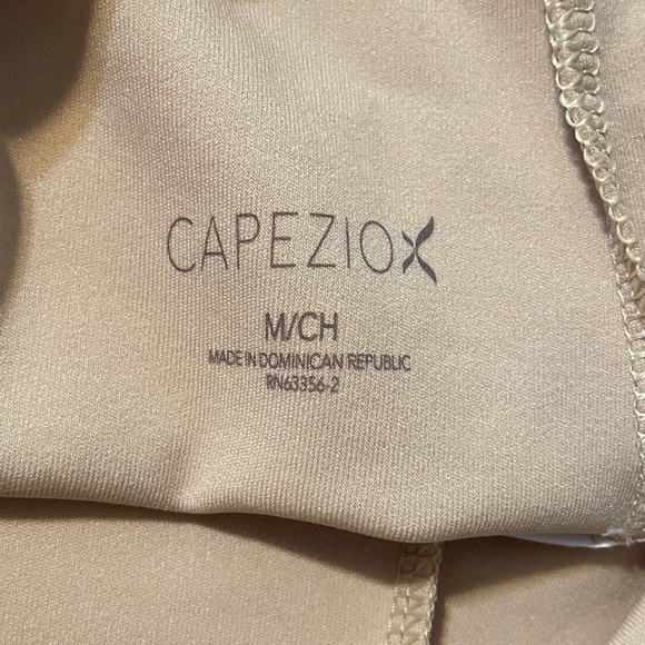 NWT Capezio Low Rise Bike Short Girls Medium - Picture 4 of 5